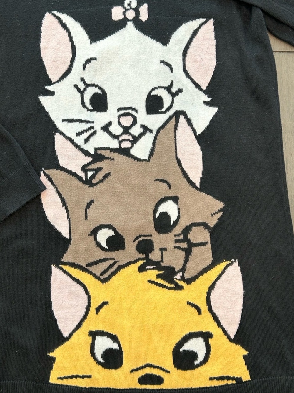 BoxLunch Exclusive Disney The Aristocats  kittens whimsical crewneck sweater XL - Picture 5 of 7